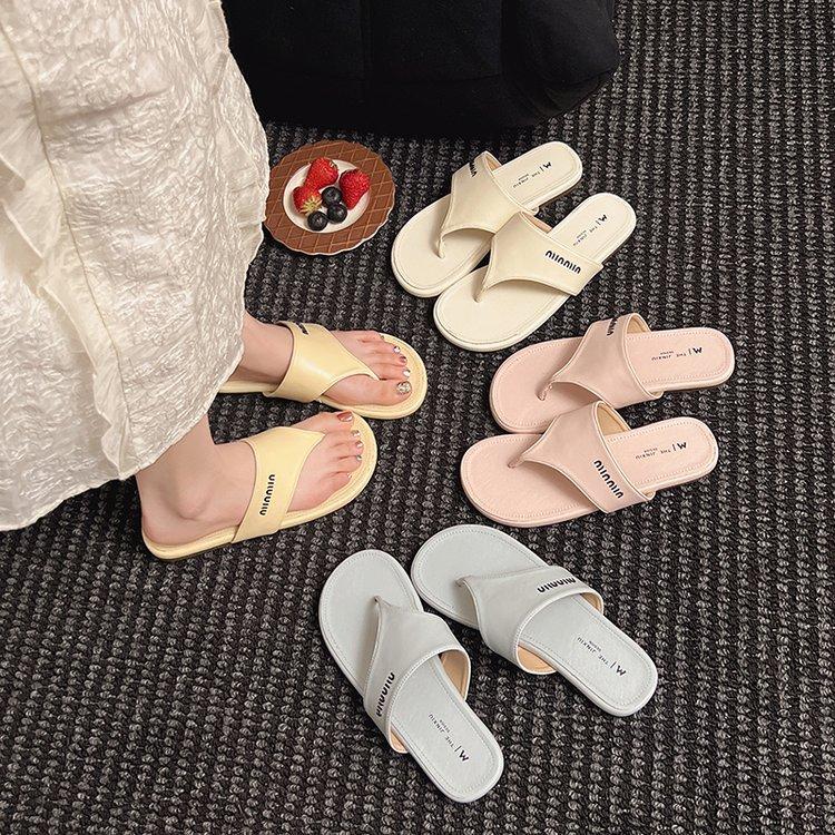 2025 Spring and Summer New Fashion Outer Wear Flat Flip-flops Women's Versatile Toe Slippers Small Fragrant Sexy
