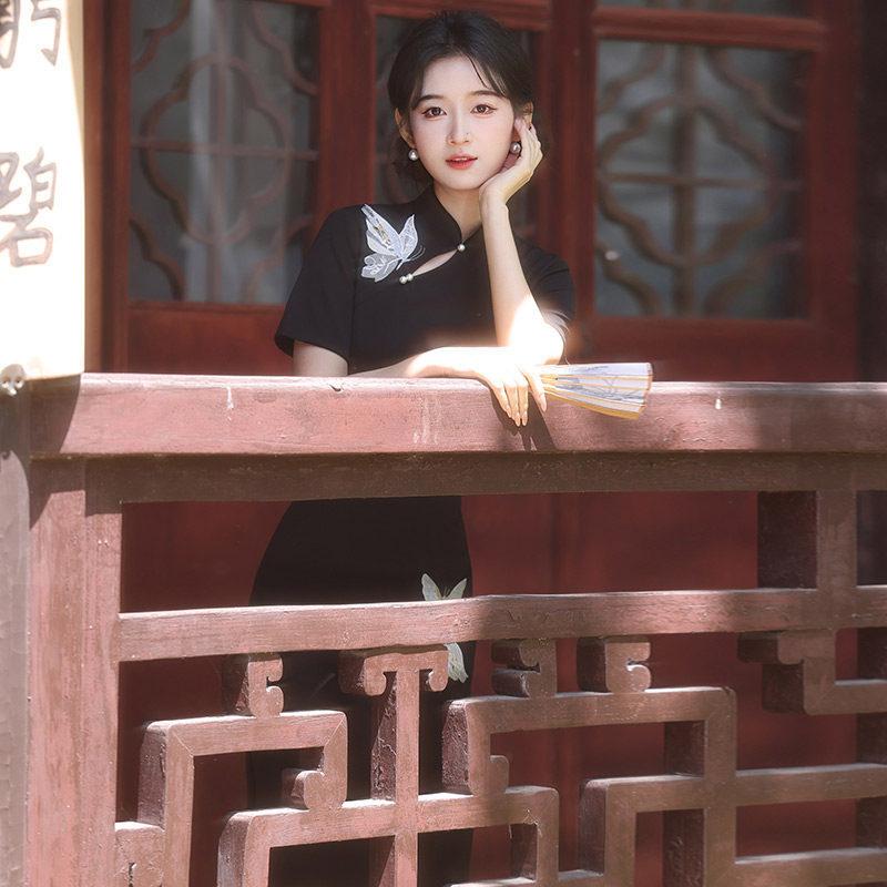 Embroidery black national style new Chinese Suzhou long cheongsam improved young women's high sense can be worn daily in summer