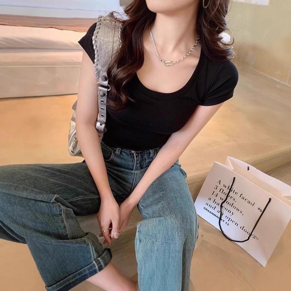 Dámské bavlněné tričko slim fit s kulatým výstřihem - Jednobarevné, s krátkým rukávem, zakrývající maso, ideální na léto