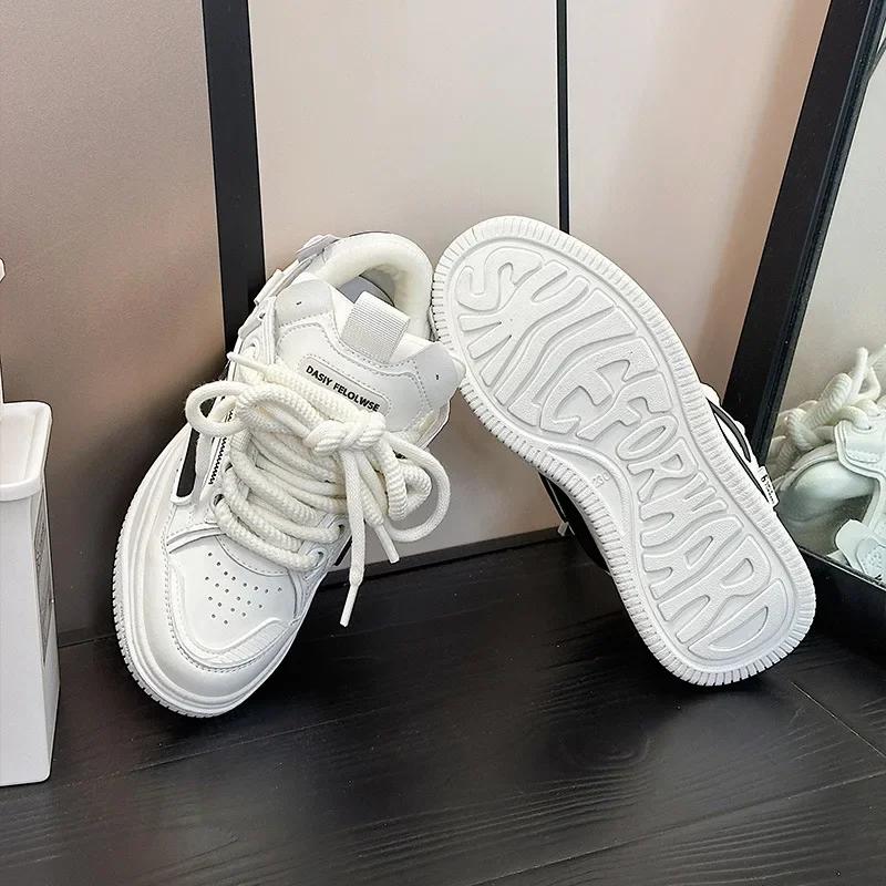 Fashion Trend 2025 Fashion Thick Bottom Women's White Shoes Autumn New Versatile Vintage Niche Casual Sports Board Shoes Student