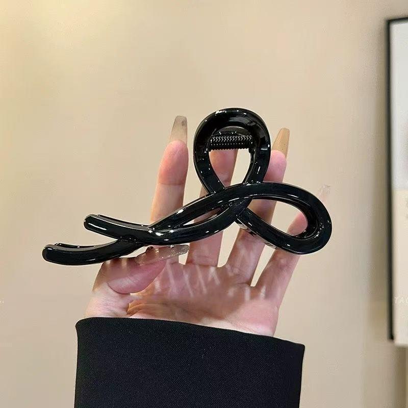 Großer französischer Retro-Klammer-Haarclip für elegante Damenfrisuren.