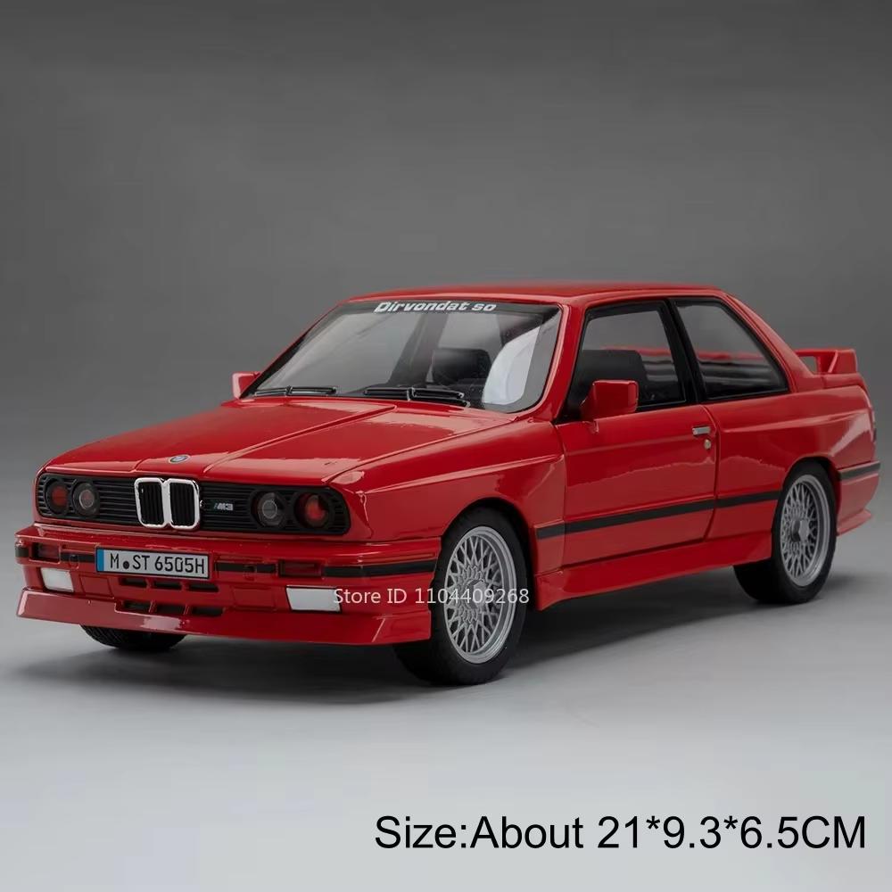 Skala 1:24 M4 M3 Modellauto Spielzeug Metall Druckguss Türen zu öffnen Supersportwagen Exquisites Innenraumdesign Modelle Büro Tischornament