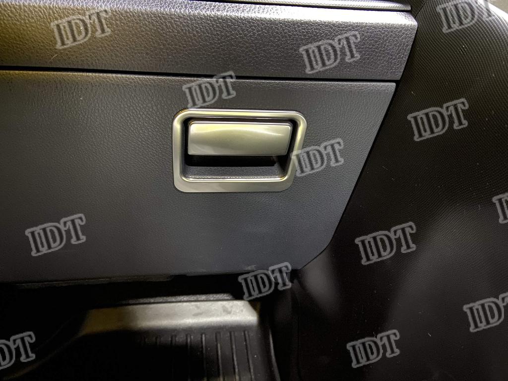 IDT 80 Series Voxy Noah Esquire Silver Glove Box Handle Cover Accessory Handle Garnish