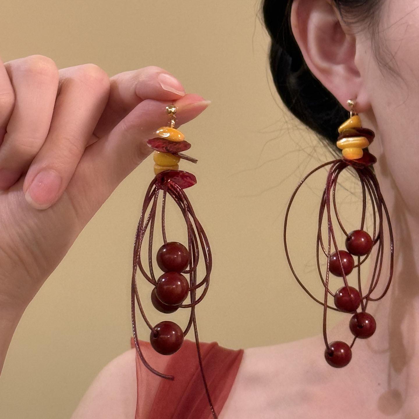 

Модные серьги-подвески для женщин красный