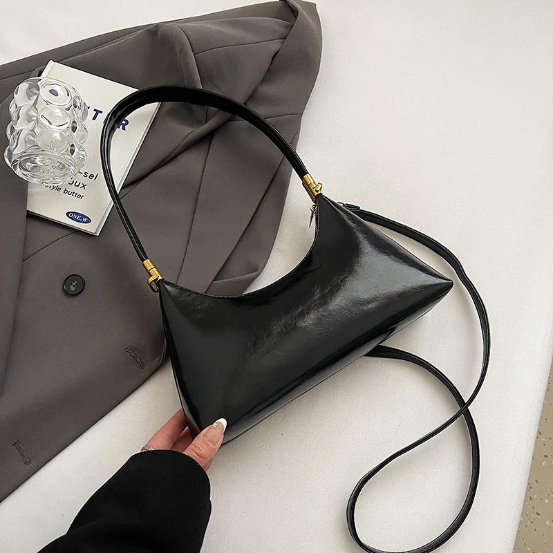 French Niche Underarm Bag Women's 2025 New Spring and Summer Fashion Shoulder Bag High-end Sense Versatile Commuter Baguette Bag