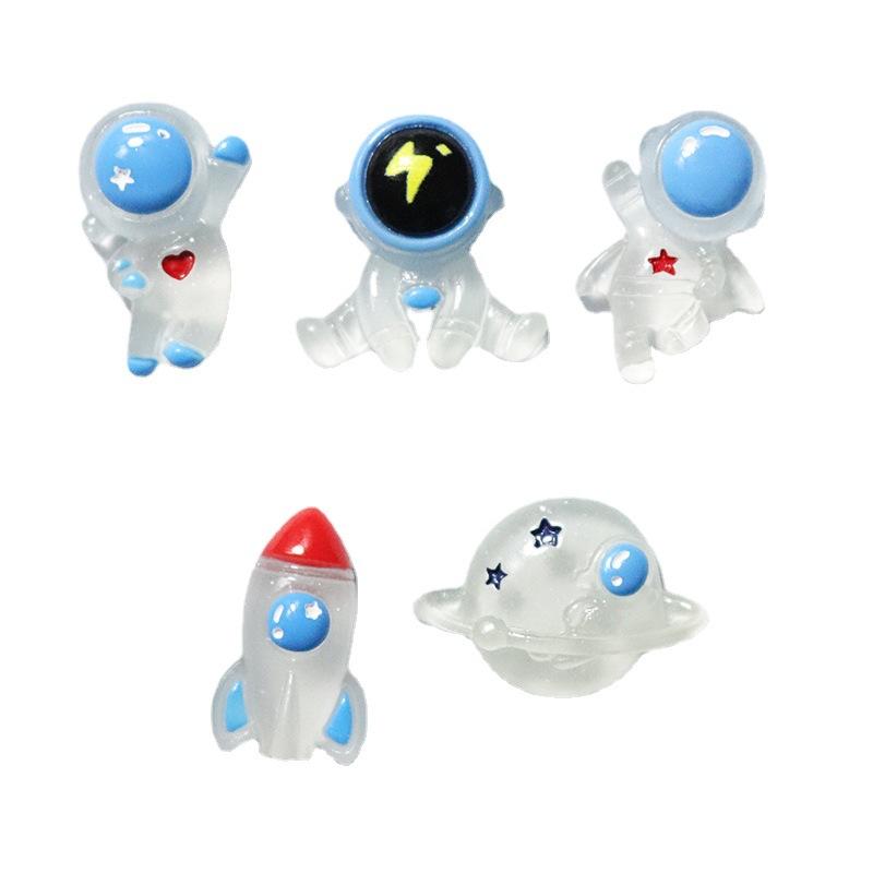 5pcs Cute Transparent Astronaut Fridge Magnets resin cartoon stereo magnet kitchen Decorative Photo Wall Message board Magnet