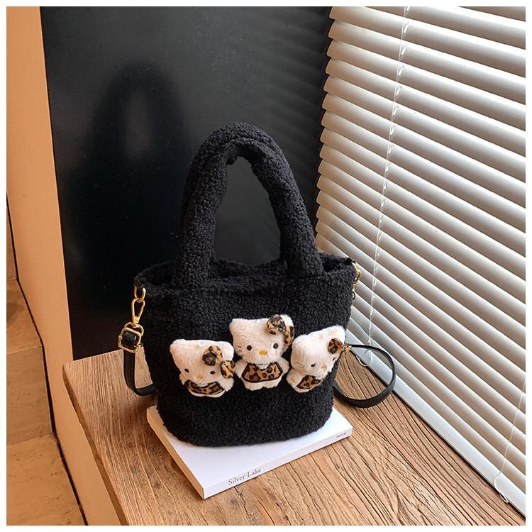 Small Hello Kitty Cartoon Shoulder Bag For Women With Nylon Construction And Casual Style