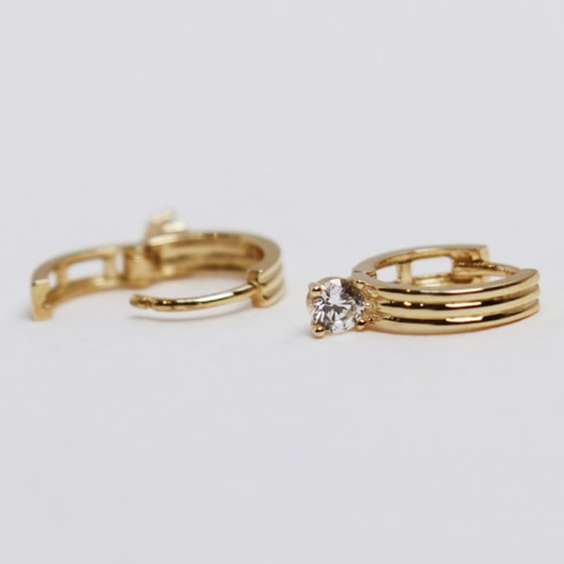 Less Is More 14K Gold Cubic One Touch Earring
