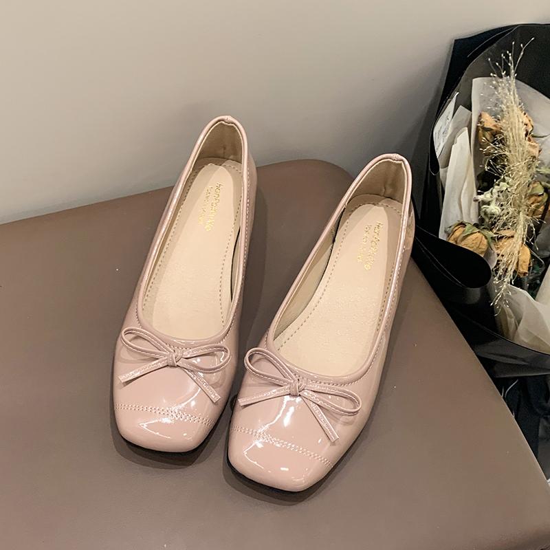 Women's Spring 2024 New Style French Tweed Pattern Patent Leather Soft Bottom Four Seasons Evening Shoes Flat Heel Polyurethane