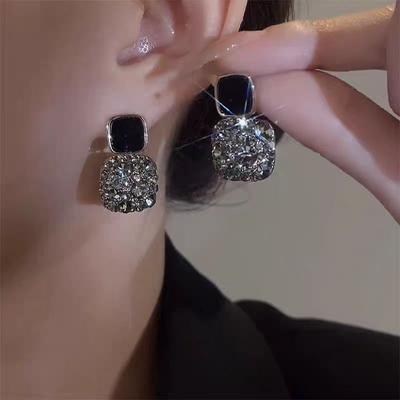 4PCS Exquisite Black Square Earrings with Full Diamonds Light Luxury Simple Versatile Design High End Temperament Earrings