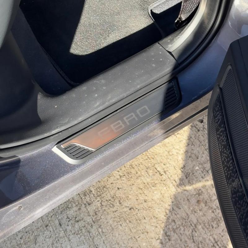 Für EBRO S700 2025 2026 Zubehör Autoteile Einstiegsleisten Styling-Aufkleber Autotürschwellen-Schutz Schmutzfängerleiste Zierleiste
