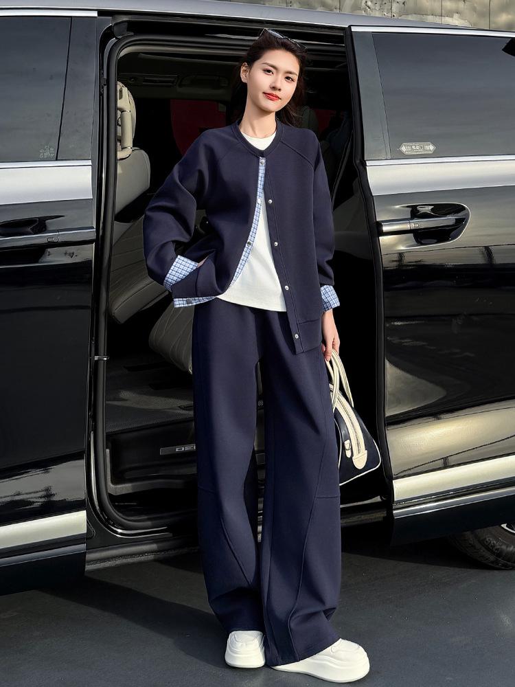 Stylish Women's Spring/Autumn 2025 Casual Sportswear: Chic Loose-Fit, Age-Reducing Two-Piece Set