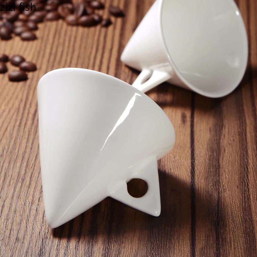 Zestaw filiżanki i spodka do włoskiego espresso 60 ml Unikalny kreatywny zestaw ceramicznych filiżanek do kawy dla pary Domowe białe filiżanki do herbaty Zestaw filiżanki i spodka Naczynia do kawy