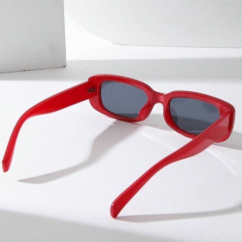 1 Pair of Women's Fashionable Glasses Lightweight Durable Frame Casual Fashion Decoration Glasses UV Protection
