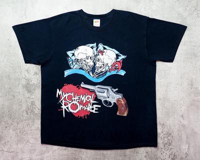 Vintage 2000s My Chemical Romance Gun N Skulls Shirt Size L
