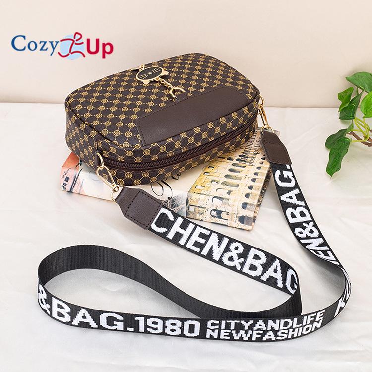 Уютная женская сумка через плечо на одно плечо с персонализированным украшением — фото 5