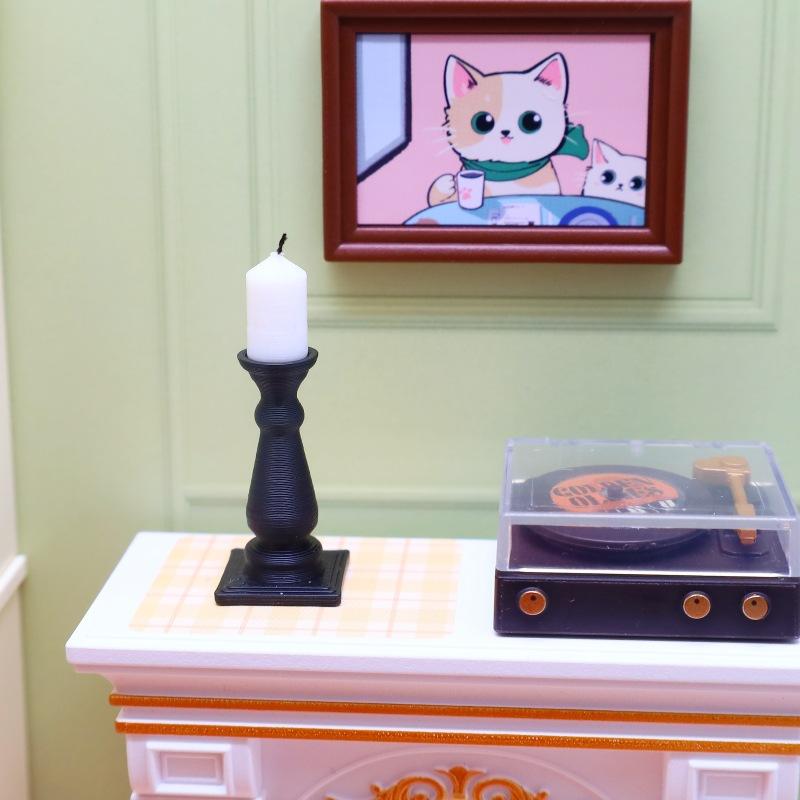 

Hot 4Pcs Doll House Decoration Mini Candle With Base Simulation Candlestick Model 1/12 Dollhouse Miniature Accessories
