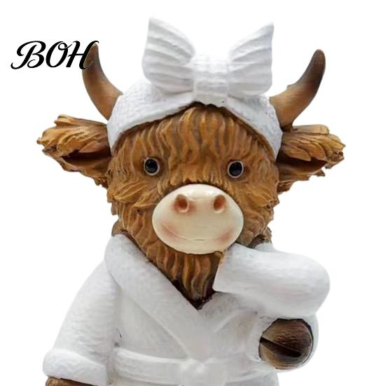 Cream Style Home Accessories Highland Cow Bathroom Figurine, Bathrobe Statue, Wateroroof Desktop Soft Decoration Animal Resin Ornament for Sink Shelf