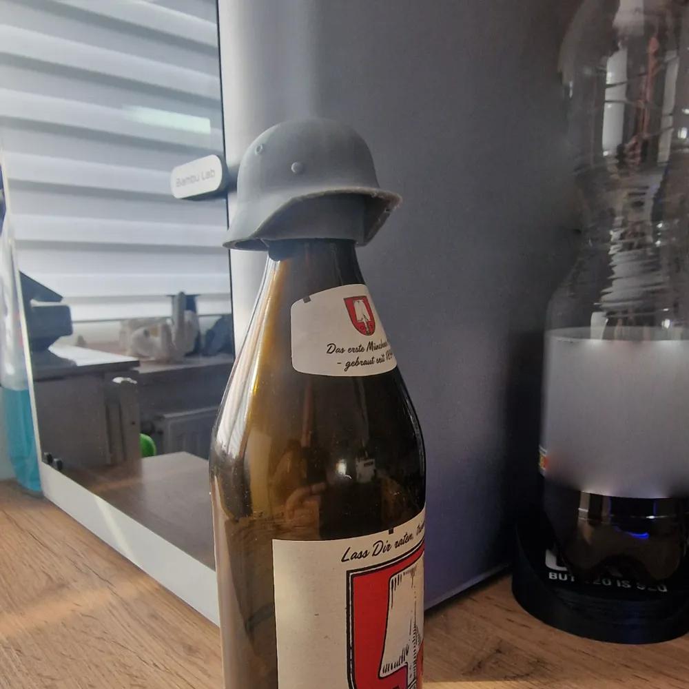 

Creative Hat Design Reusable Wine Stopper Air Tight Leak Proof Champagne Sealed Storage Cap for Kitchen Bar Accessories серый