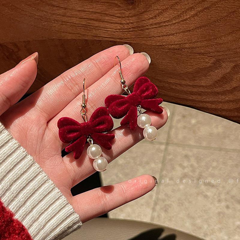 2024 D Retro Wine Red Velvet Rose Pearl Earrings: Hong Kong Style, Autumn/Winter Trend