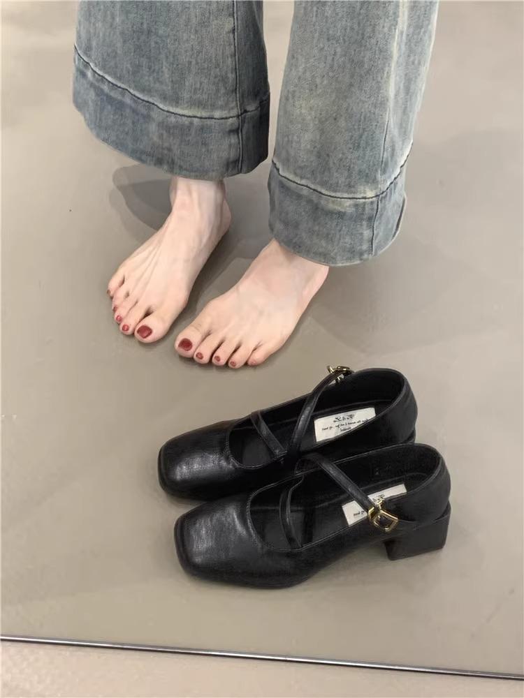 Retro Mary Jane shoes in early autumn 2025 new French temperament elegant square head light mouth thick heel high heel small leather shoes