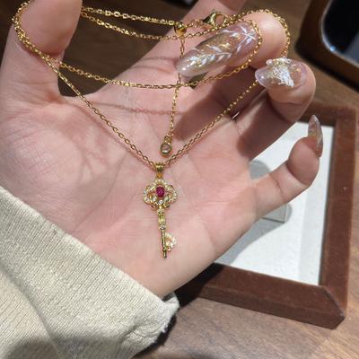 Court Style Light Luxury High-End Retro Diamond-Encrusted Ruby Key Collarbone Necklace Female Pendant Exquisite Temperament