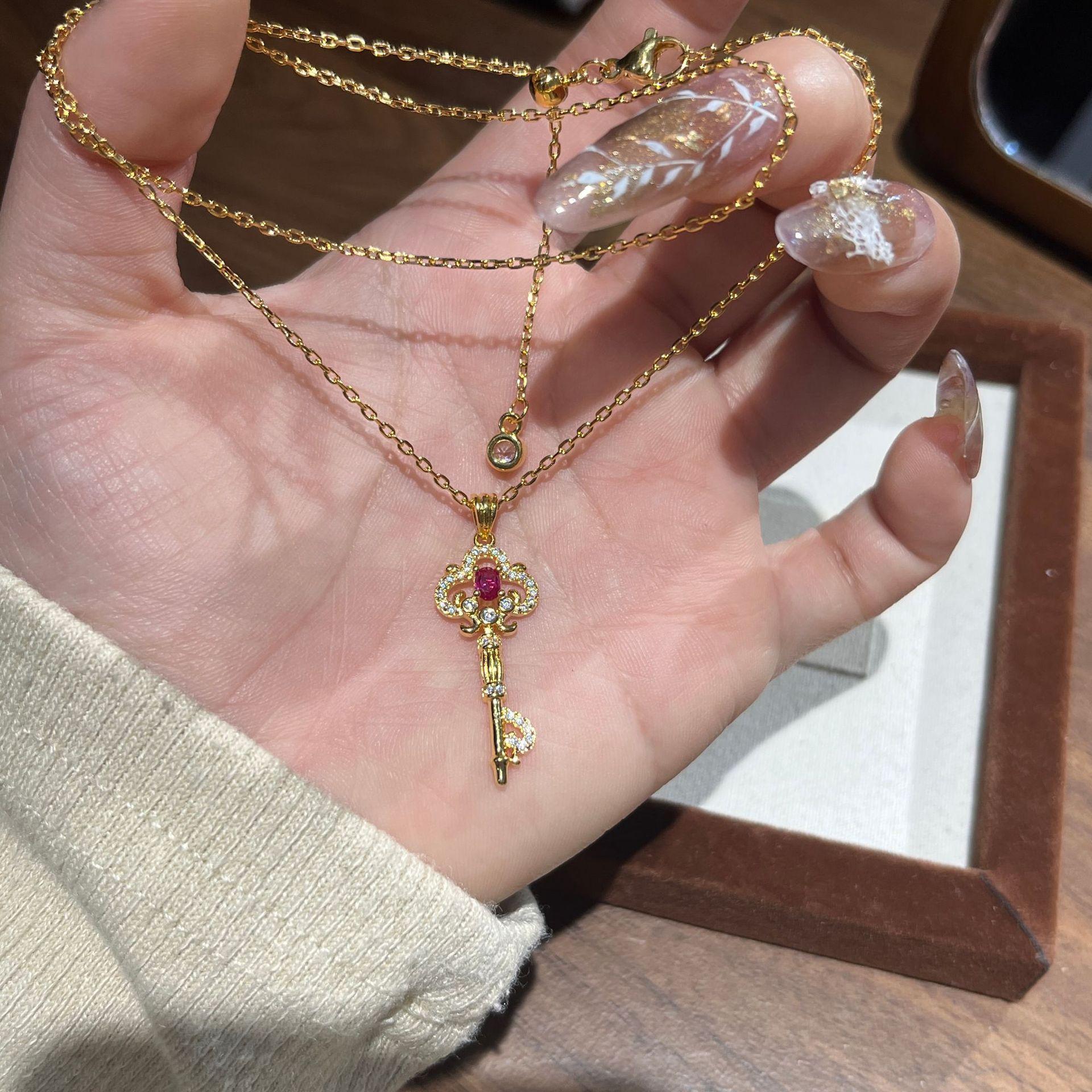 Court Style Light Luxury High-End Retro Diamond-Encrusted Ruby Key Collarbone Necklace Female Pendant Exquisite Temperament