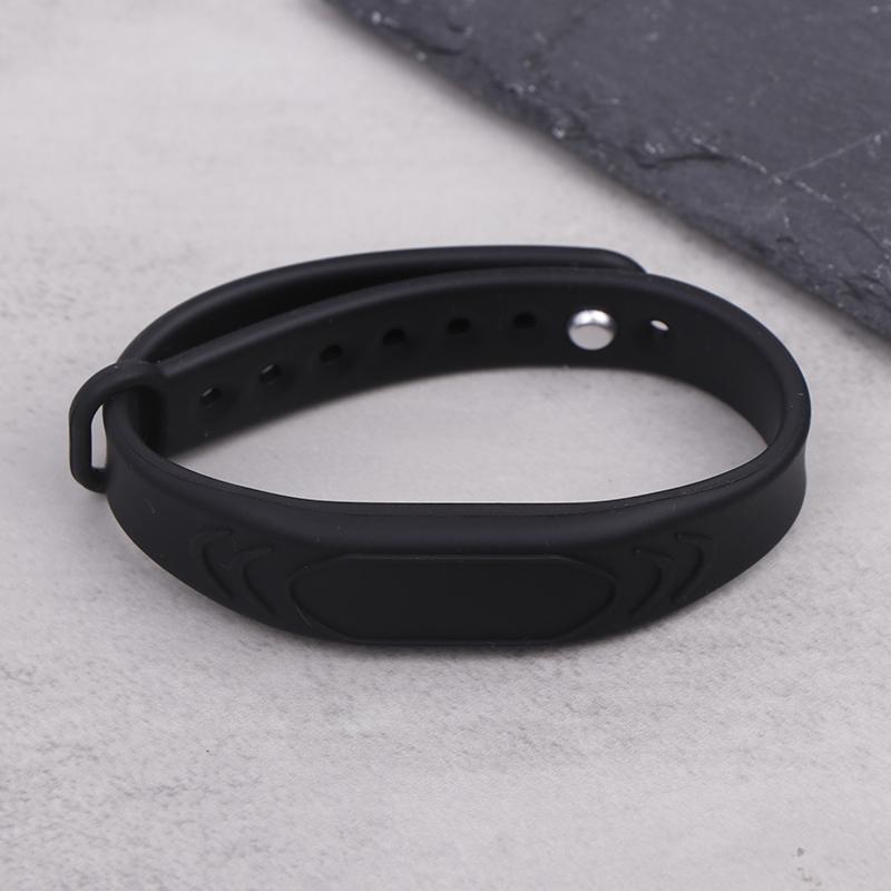 Adjustable Pure Black Silicone Rfid Wristband 125Khz/13.56Mhz 14443A Ic Chip Waterproof Wristband Bracelet