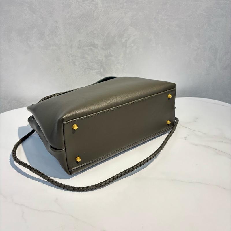 2026 Neue Leder-Damenhandtasche grenzüberschreitender Bestseller schlicht gewebt Klappe Schleife goldene Schnalle Schulter Crossbody tragbare Tragetasche