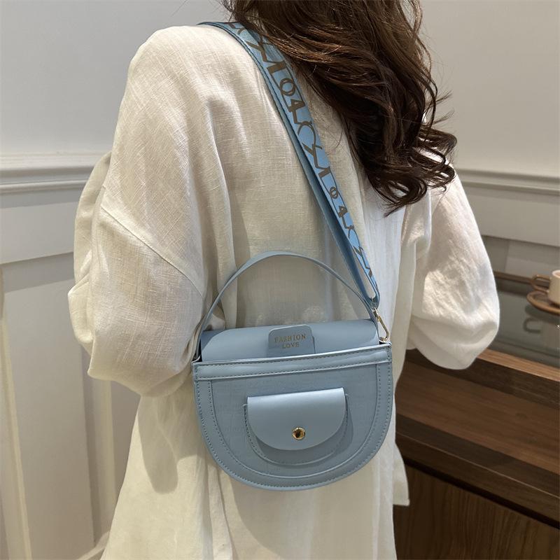 Retro Fashion Simple Temperature Commuter Shoulder Bag Women's Summer Textured Underarm Bag Korean Style Saddle Bag Trendy
