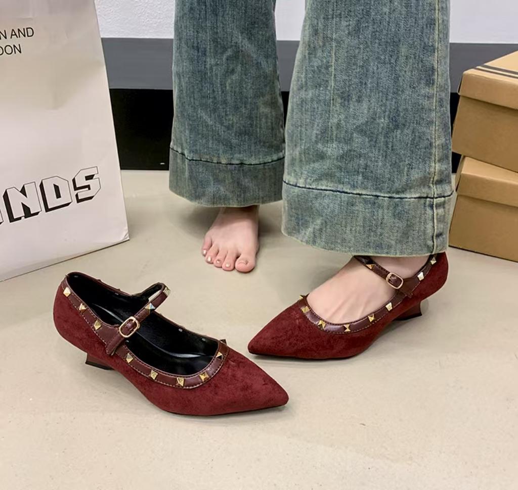 Fashion Korean Shoes Clogs Platform Pointed Toe Shallow Mouth Increas Height Rivets Studs Female Footwear 2025 Creepers New Summer