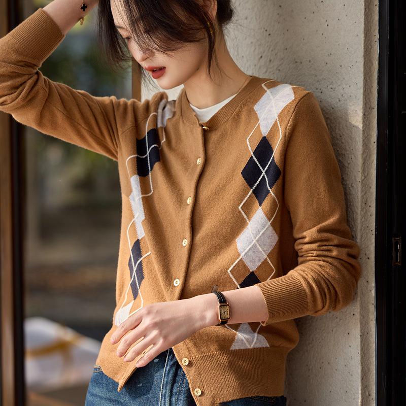 

Autumn 2025 Women s Fashion Diamond Check Cashmere Cardigan M