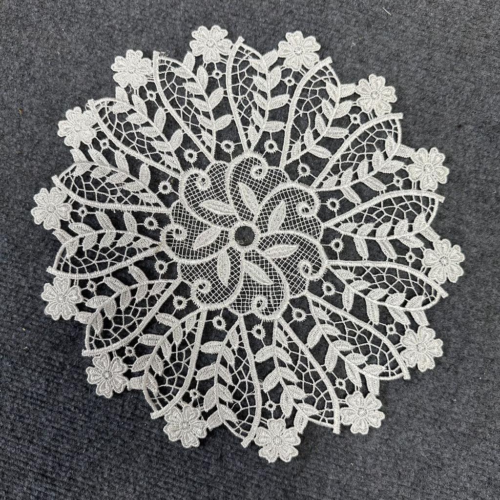 Water-soluble lace placemat French hollow embroidery fabric decorative ornament prop dining table mat white round table mat