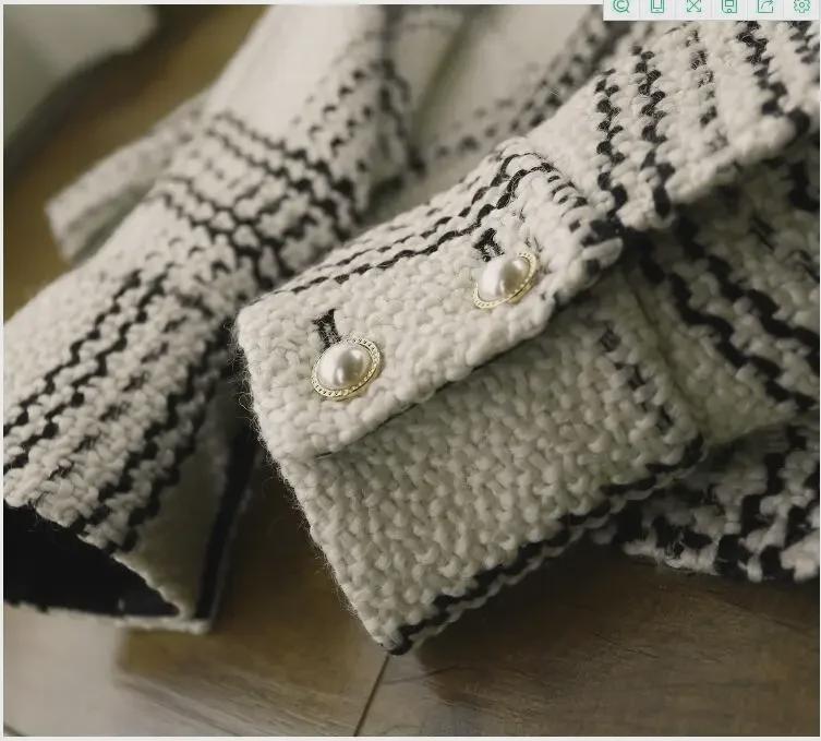 Elegant Black and White Checkered Bat Sleeve Wool Coat