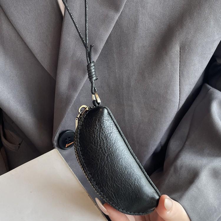 Vegetable-Tanned Leather Kisslock Mini Coin Purse - Versatile Neck-Hanging Dumpling-Shaped Wallet