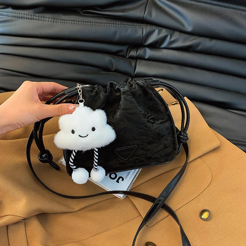 Chic Street Trendy Bucket Bag Fashionable Pu Leather Crossbody Handbag With Magnetic Closure