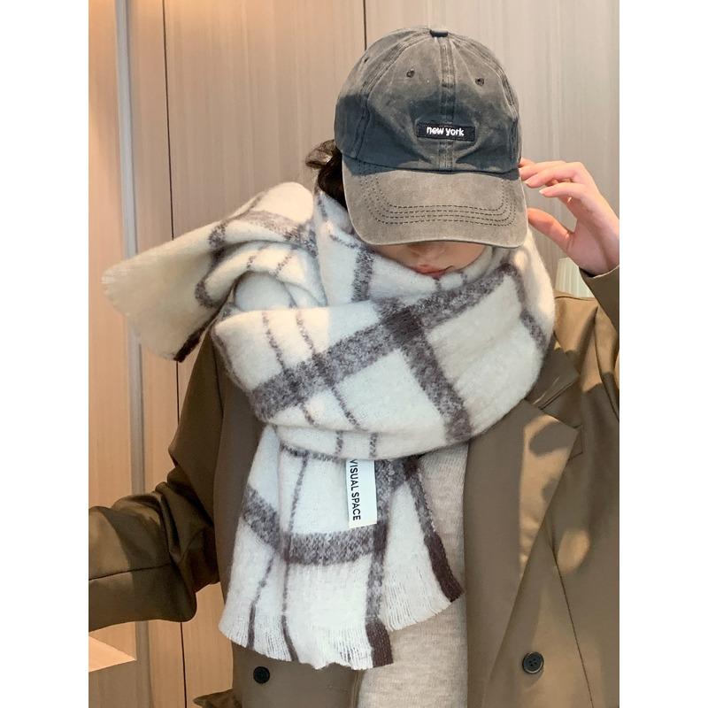 Winter New High-end Versatile Short Fringed Plaid Scarf Warm Thickened Shawl Student Couple