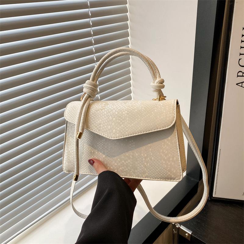 New solid color temperament simple versatile casual commuting portable messenger shoulder small square bag