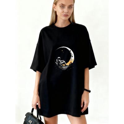 Abito Maglietta Oversize Stampa Luna Nera e Paesaggio Urbano Streetwear Casual da Donna