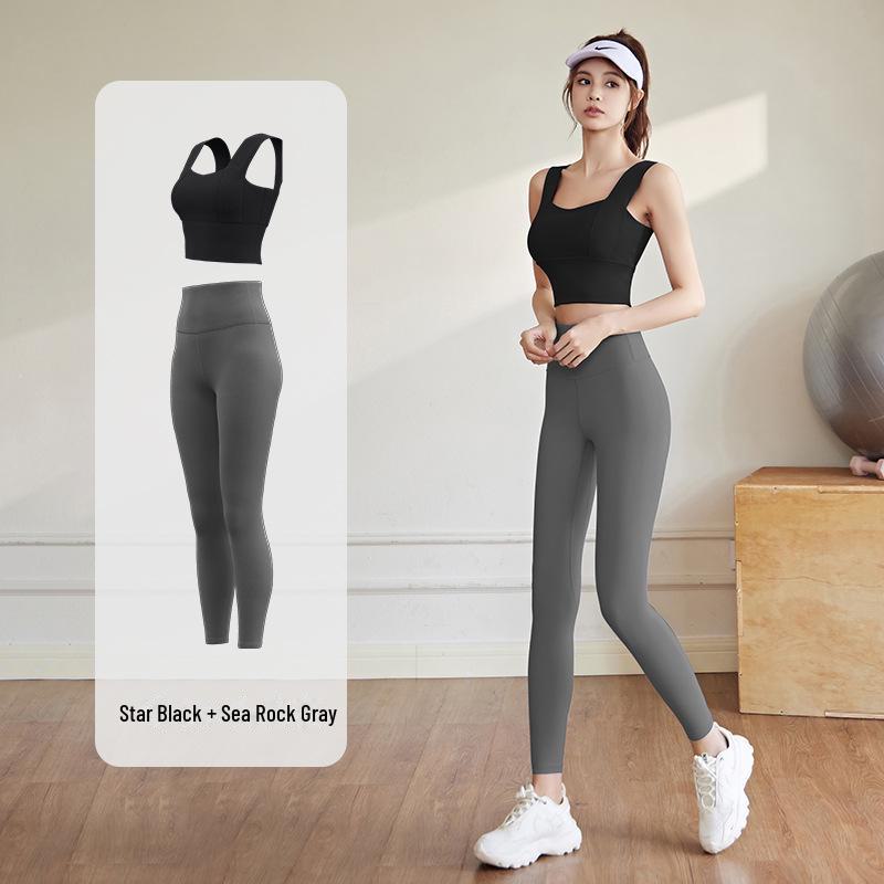 "Juyitang Peach Yoga Set: Shockproof Medium Support for Indoor Running & Fitness"