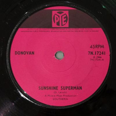 7palcová deska DONOVAN - Sunshine Superman 7N17241 Pye Records 1966 UK Rock Použitá