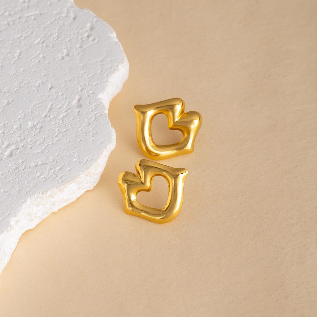 Retro Gold Style Flower Stud Earrings Light Luxury High Sense Natural Style Niche Earrings Women