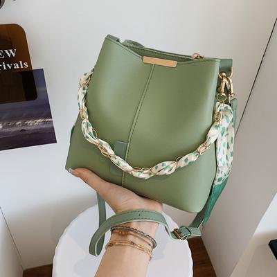 Popular Large Capacity Bucket Pack Summer New Fashion Women Crossbody Bags Casual Commuting Chains Single Shoulder Bag