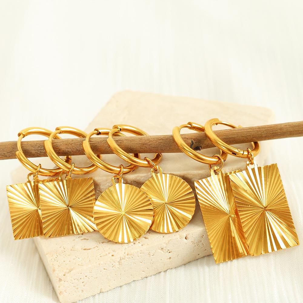 Round Heart Butterfly Necklace Gold Plated Stainless Steel Pendant Necklace Necklace