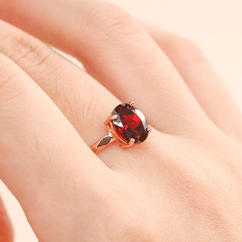Inlaid 7 * 9Mm Round Imitation Natural Garnet Ring Women'S Rose Gold Plated Ring