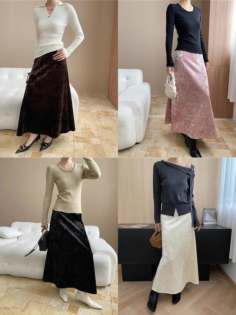 Sinan Retro High-Waist Luminous Velvet A-Line Skirt with Gold Snowflake Design