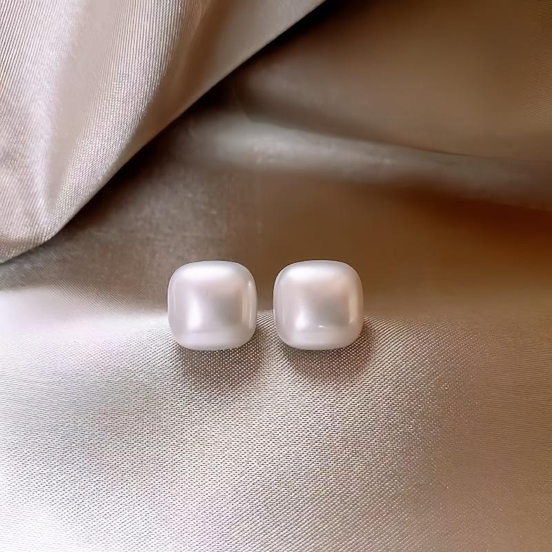 Geometric Square-shaped Steamed Buns, Pearl Silver Needle Earrings, Wind-style Earrings - Elegant and Versatile Accessories.
