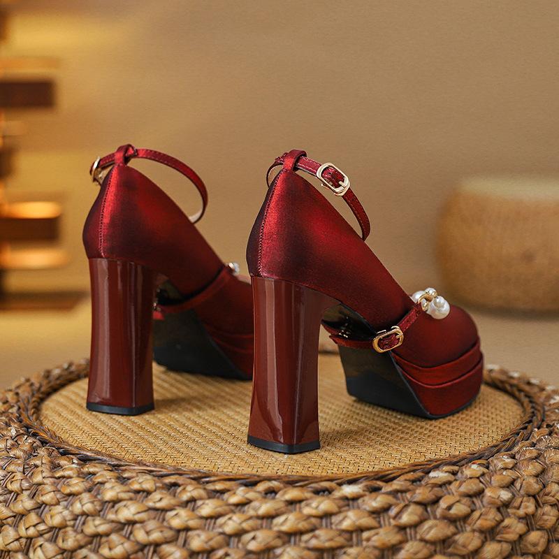 Xiuhe Wedding Shoes Retro Women's New Year Shoes Platform Pearl Mary Jane High Heels 2025