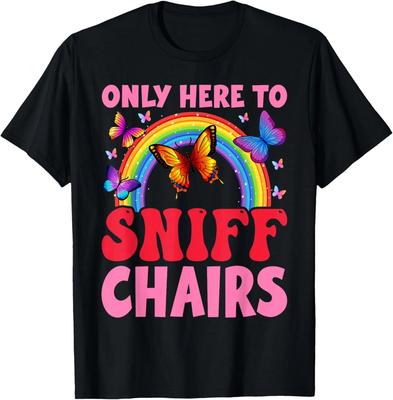 Lustiges peinliches unangebrachtes Nur hier, um am Stuhl zu schnüffeln T-Shirt