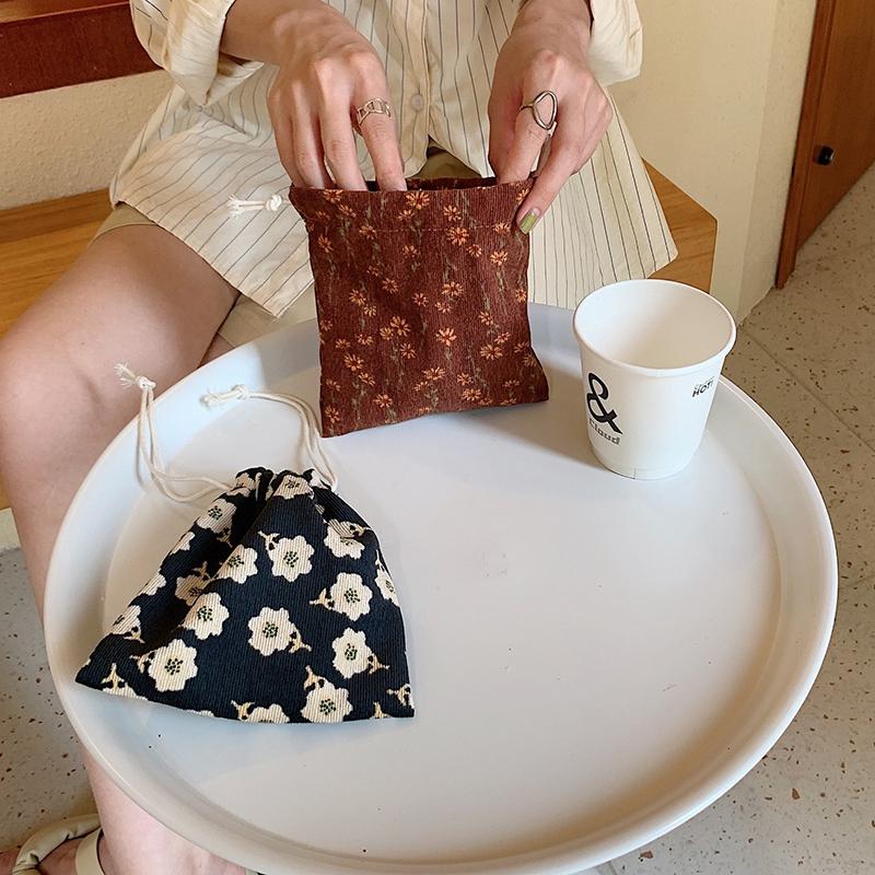 Retro Travel Storage Bag Mini Cosmetic Pouch Cute Pouch with Drawstring Travel Portable Cosmetic Lipstick Bag Makeup Handbag